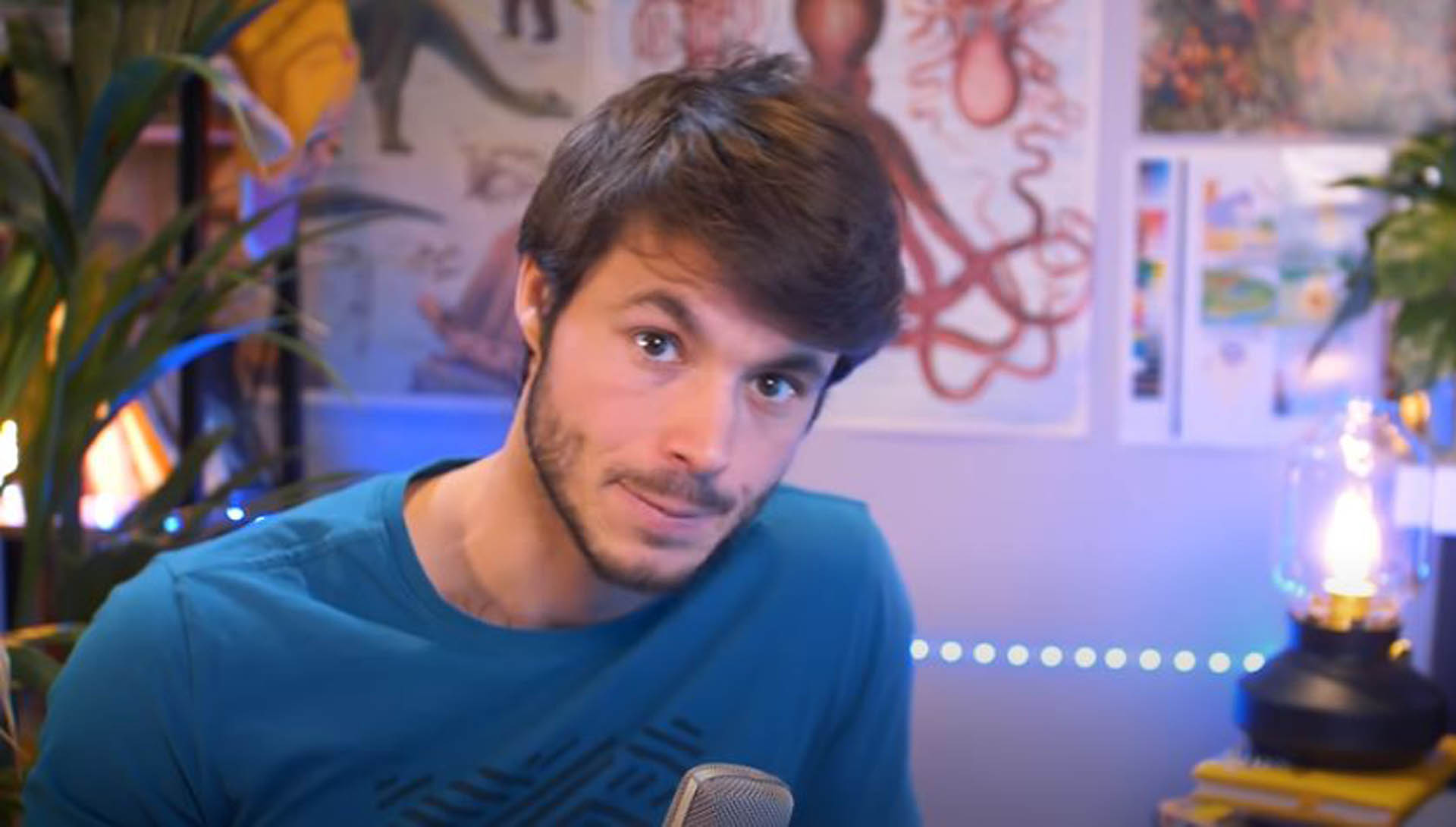Le Coup De La Girafe Leo Grasset DirtyBiology, la chaîne qui vulgarise la science | CNC