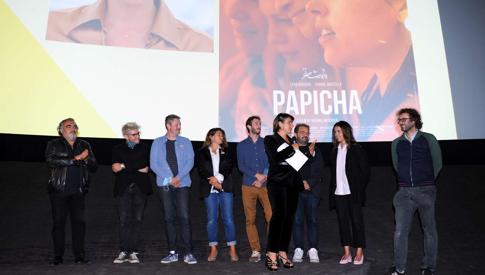 Mounia Meddour et l'équipe du film Papicha lors de la remise du Prix Alice Guy 2020 le 10 septembre 2020