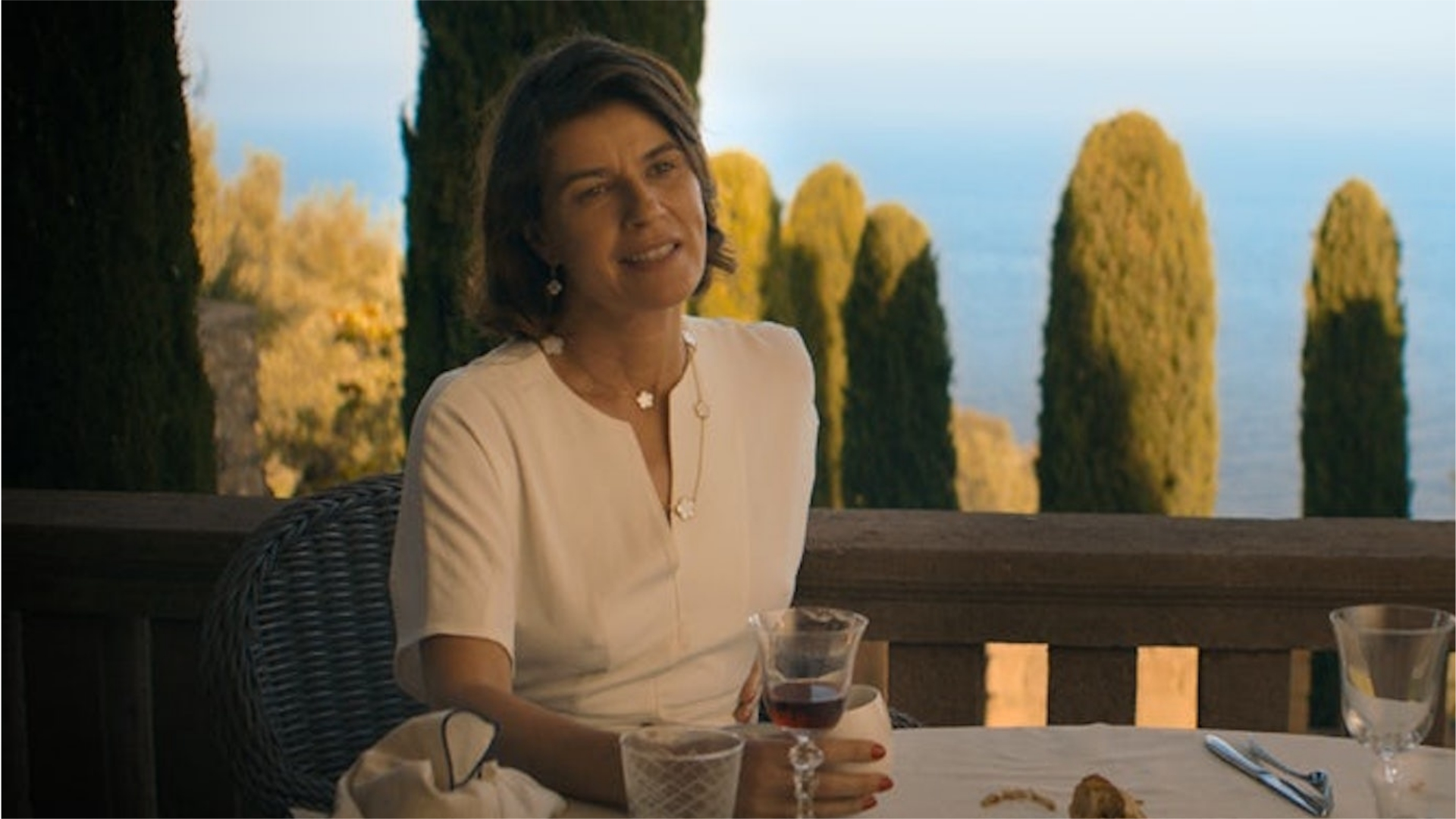 Irene Jacob dans Villa Caprice