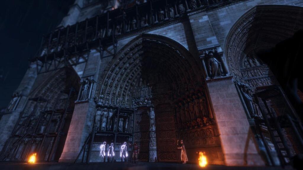 L'expérience en réalité virtuelle « Éternelle Notre-Dame » permet d'observer le tympan de la cathédrale tel qu'il était lors de son édification.