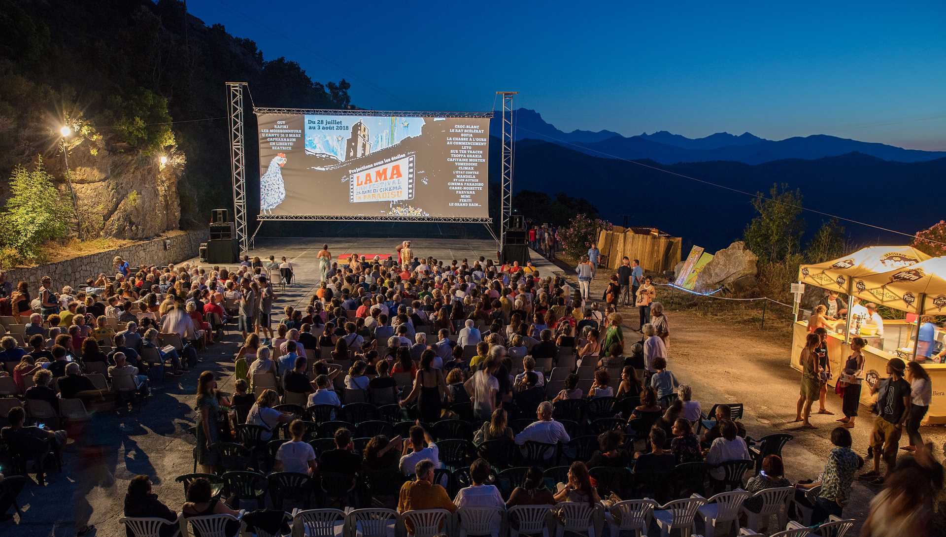 Le site de projection de La Piscine au Festival du film de Lama en Corse.