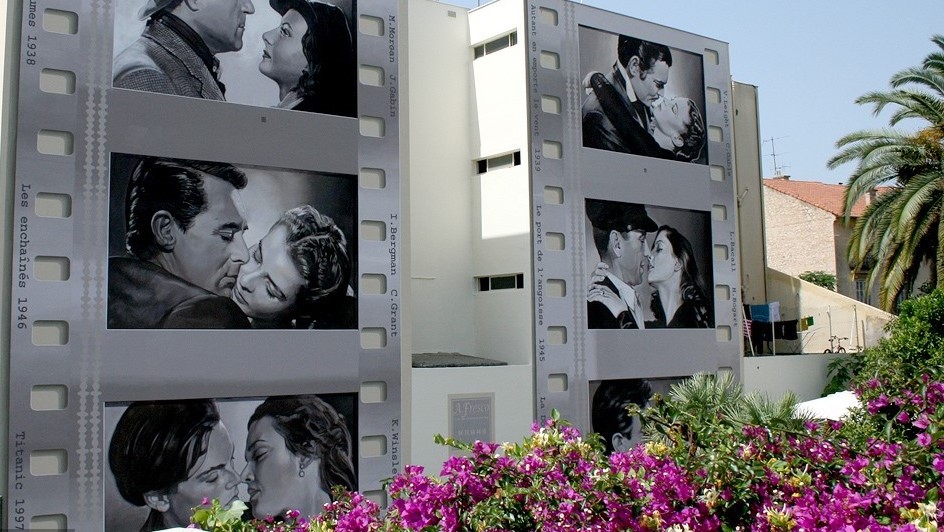 De nombreuses fresques rendent hommage au cinéma dans la ville de Cannes, qui accueillera un musée dédié au cinéma d'ici quelques années.