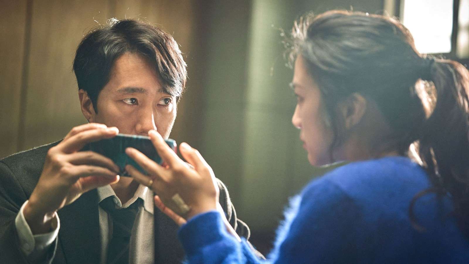 Tang Wei et Park Hae-il dans « Decision to Leave » de Park Chan-wook