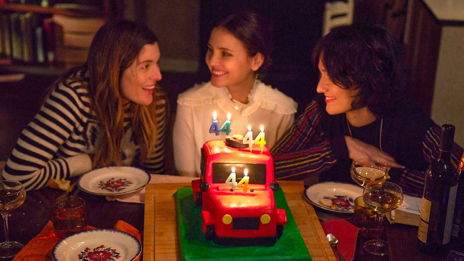 Valérie Donzelli, Virginie Ledoyen et Clotilde Hesme dans « Nona et ses filles ».