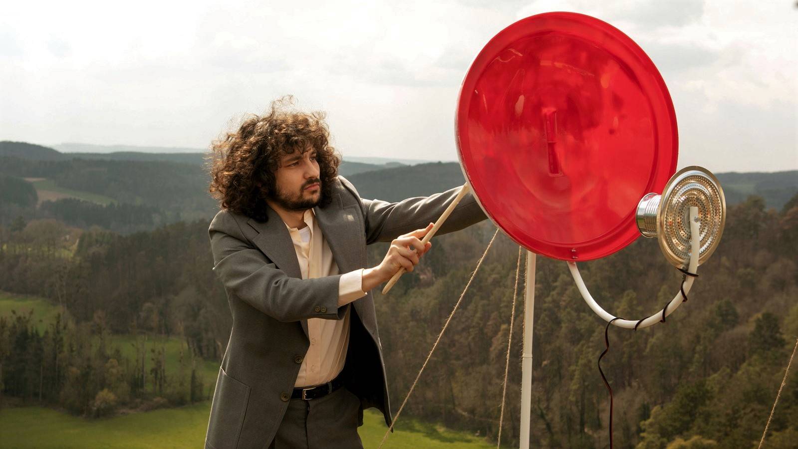 Ovni Serie Saison 2 Date De Sortie OVNI(s) : « Avec la saison 2, on ne pouvait plus rester à la lisière du  fantastique » | CNC