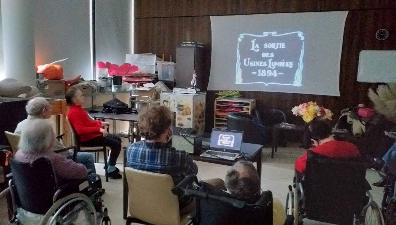 Projection du premier film des Frères Lumières à l’EHPAD Annie Girardot