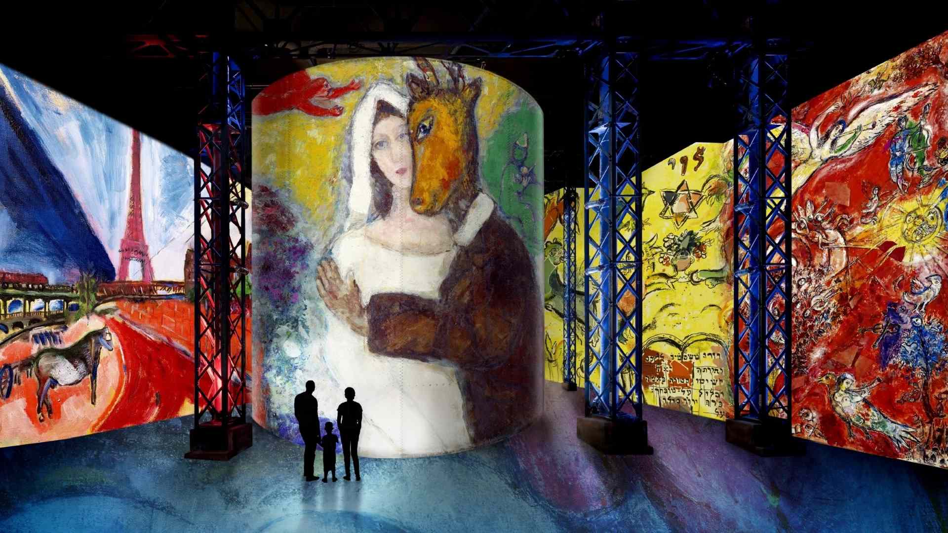 L'exposition « Chagall, Paris – New York » utilise les techniques de mapping vidéo pour projeter les peintures.