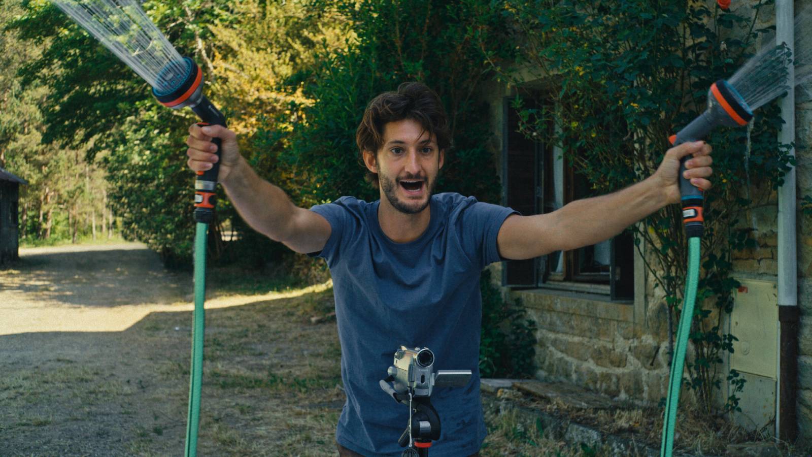 Pierre Niney dans Le Livre des solutions 