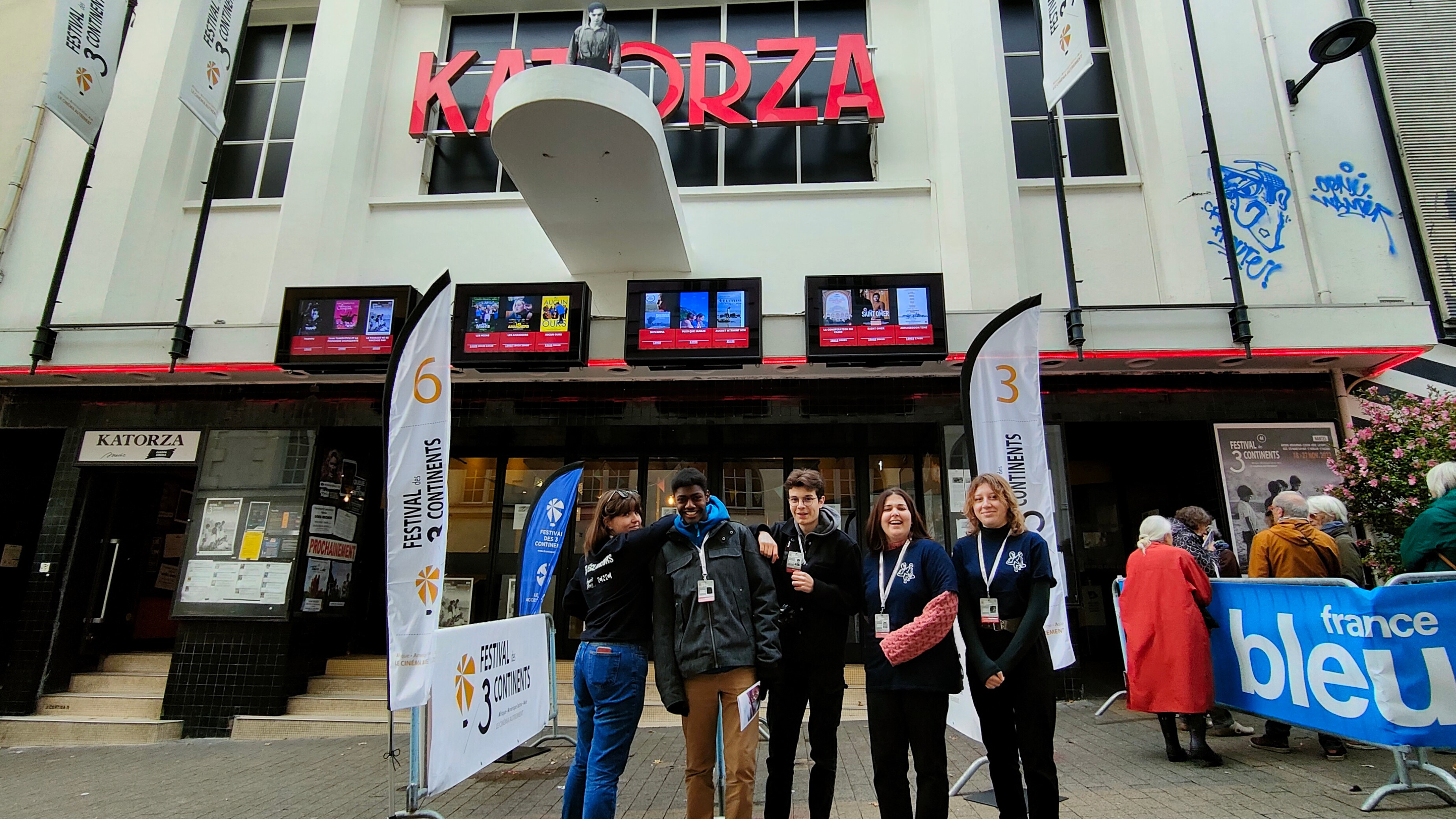 À Nantes, devant le cinéma Katorza