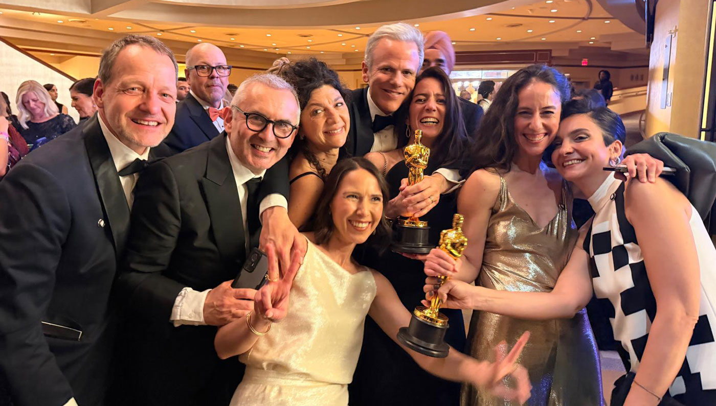 L'équipe du court métrage « Deux personnes échangeant de la salive » de Natalie Musteata et Alexandre Singh (Misia Films)