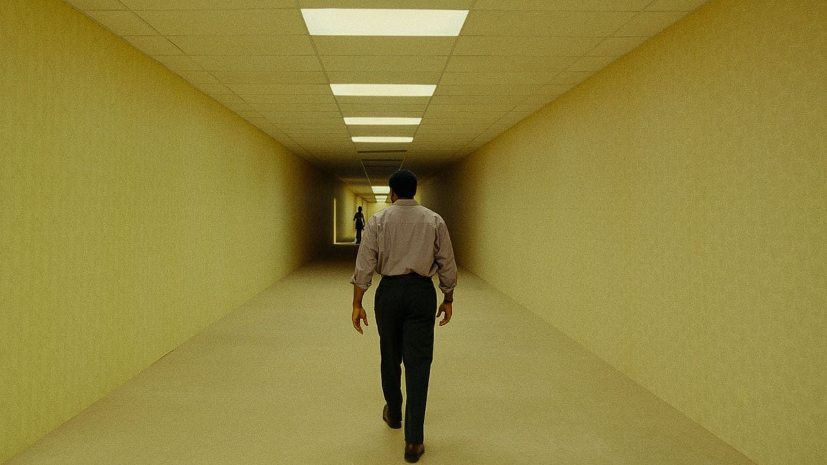 « Backrooms » réalisé par Kane Parsons