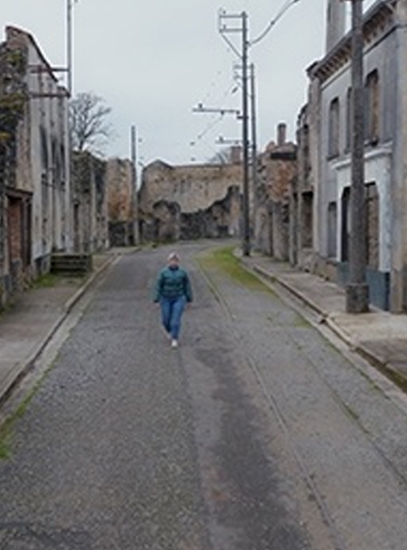 Affiche de « ORADOUR, UN VILLAGE MARTYR »