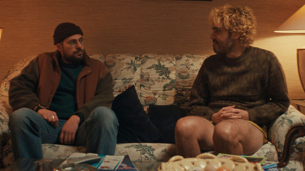 Hakim Jemili et Rudy Milstein dans « Tout va super » réalisé par Patrick Cassir