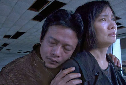 StrayDogs_Une.jpg