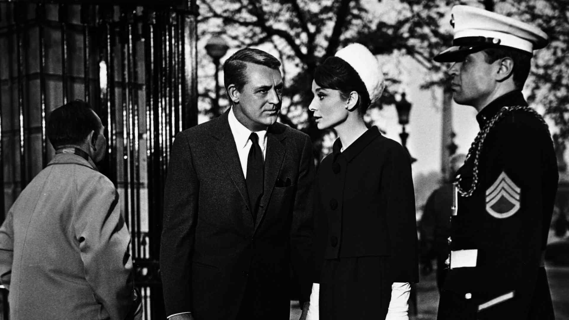 Cary Grant et Audrey Hepburn dans Charade