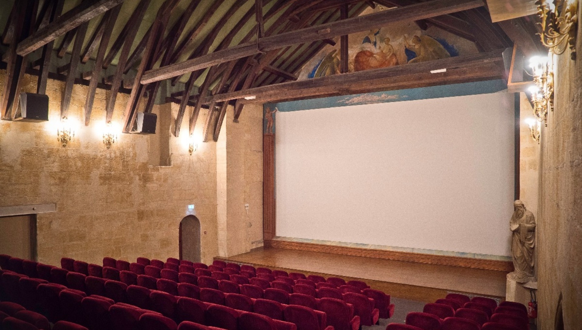 Focus sur la salle de cinema utopia bordeaux.jpg