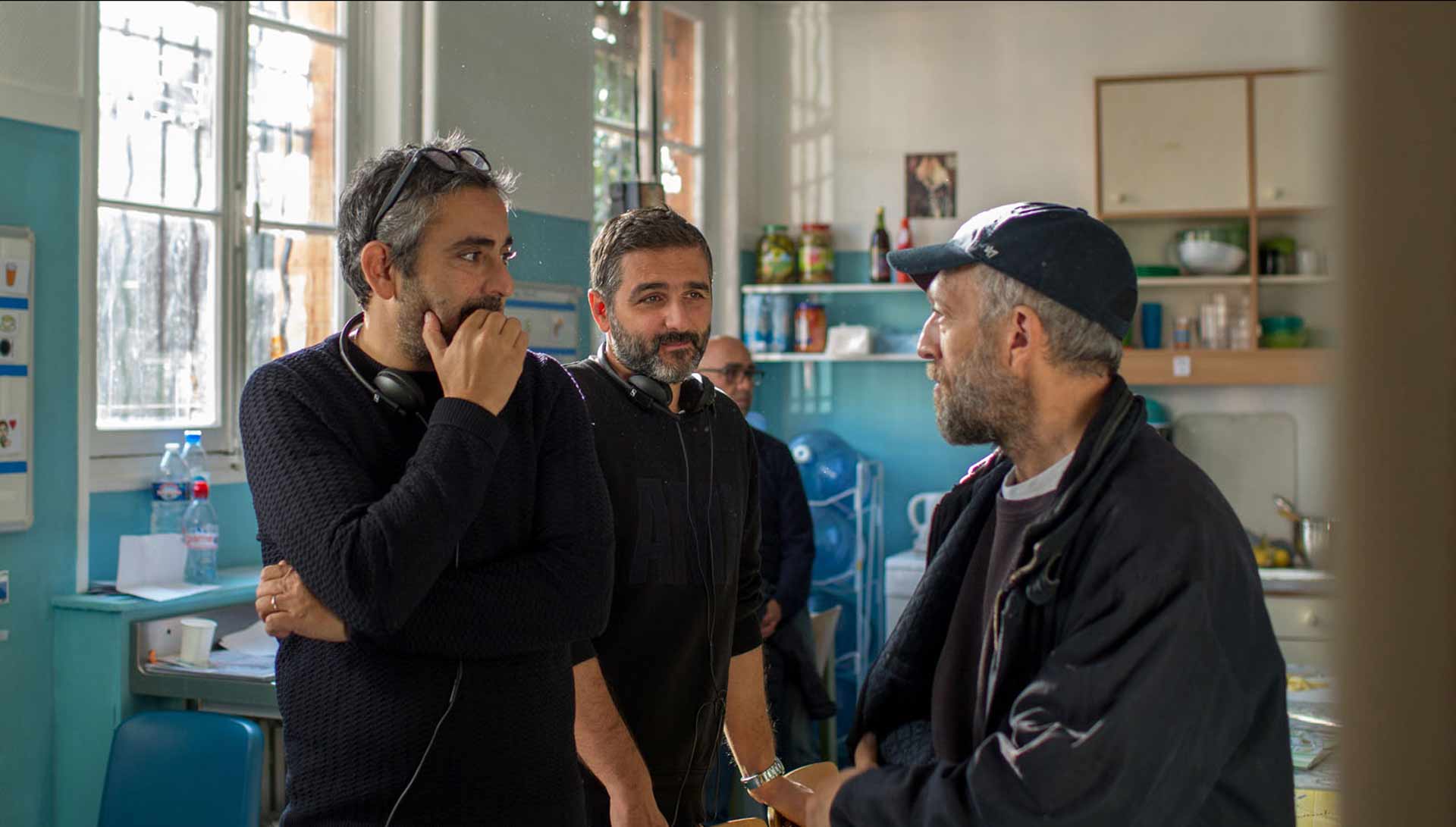 Eric Toledano et Olivier Nakache sur le tournage de Hors Normes 